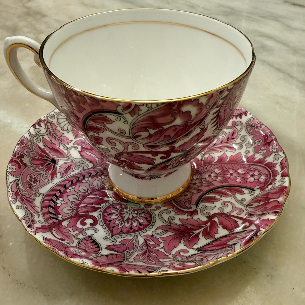 Vintage Royal Tuscan Fine Bone China Elegant Teacup and Saucer Set Pink and Gold